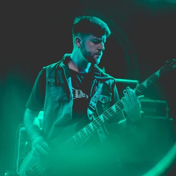 Meet your Posher, Andrew - Picture 1 of 1